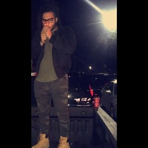 Meet your Posher, Firas